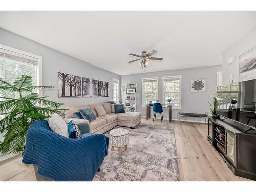 205 Country Village Manor Ne, Calgary, AB - Indoor Photo Showing Living Room