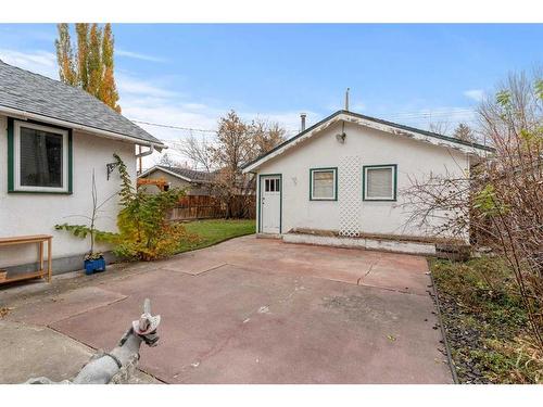 526 52 Avenue Sw, Calgary, AB - Outdoor