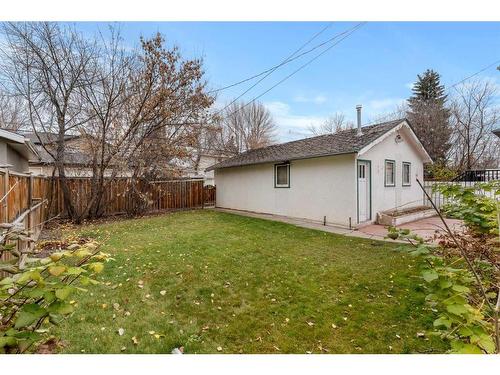 526 52 Avenue Sw, Calgary, AB - Outdoor