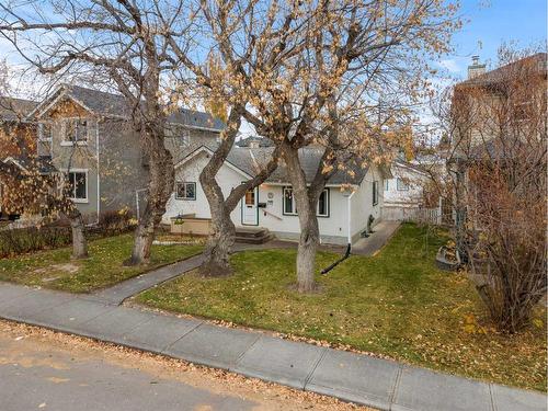 526 52 Avenue Sw, Calgary, AB - Outdoor