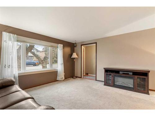 526 52 Avenue Sw, Calgary, AB - Indoor