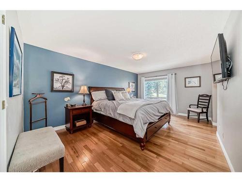 242033 White Post Lane West, Rural Foothills County, AB - Indoor Photo Showing Bedroom