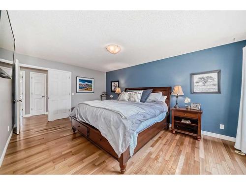 242033 White Post Lane West, Rural Foothills County, AB - Indoor Photo Showing Bedroom