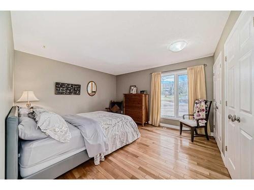 242033 White Post Lane West, Rural Foothills County, AB - Indoor Photo Showing Bedroom