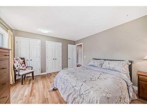 242033 White Post Lane West, Rural Foothills County, AB - Indoor Photo Showing Bedroom