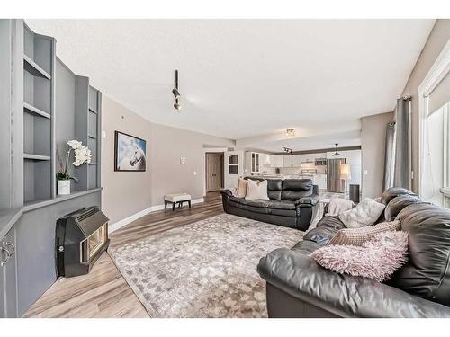 242033 White Post Lane West, Rural Foothills County, AB - Indoor Photo Showing Living Room