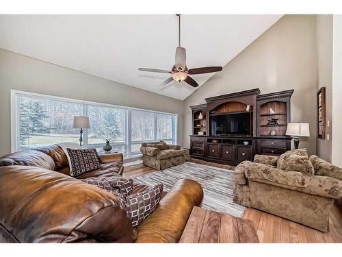 242033 White Post Lane West, Rural Foothills County, AB - Indoor Photo Showing Living Room