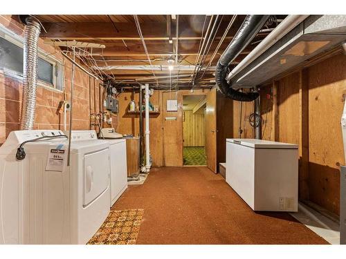 2219 39 Street Se, Calgary, AB - Indoor Photo Showing Laundry Room