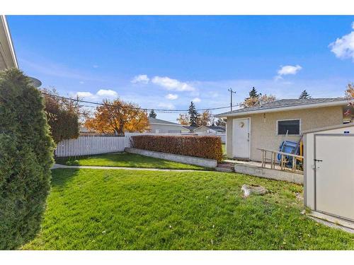 2219 39 Street Se, Calgary, AB - Outdoor