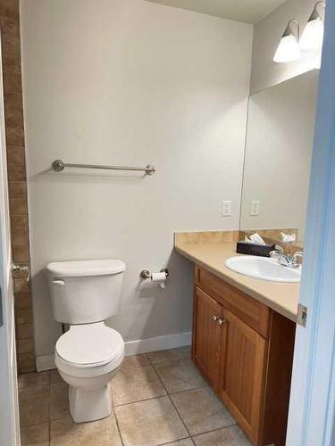 206-323 18 Avenue Sw, Calgary, AB - Indoor Photo Showing Bathroom