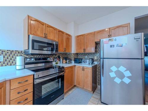 14993 5 Street Sw, Calgary, AB - Indoor Photo Showing Kitchen