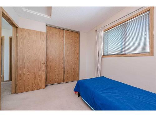 14993 5 Street Sw, Calgary, AB - Indoor Photo Showing Bedroom