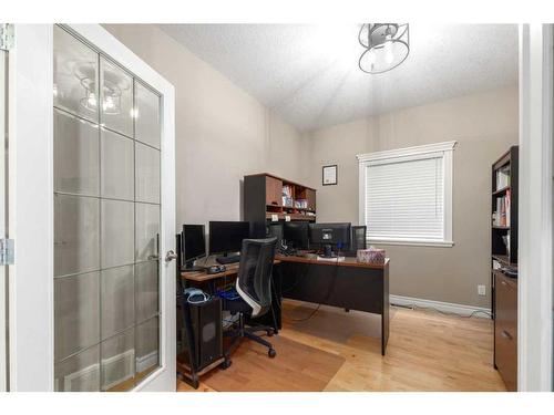 75 West Cedar Rise Sw, Calgary, AB - Indoor Photo Showing Office