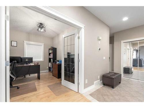 75 West Cedar Rise Sw, Calgary, AB - Indoor Photo Showing Other Room