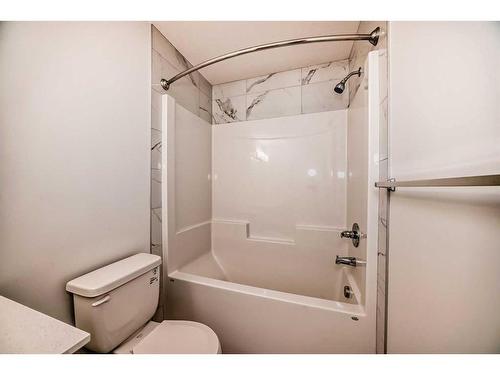 3116-3727 Sage Hill Drive Nw, Calgary, AB - Indoor Photo Showing Bathroom