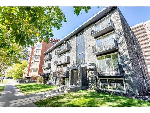 202-620 15 Avenue Sw, Calgary, AB - Outdoor With Balcony With Facade