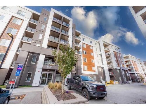 4113-4641 128 Avenue Ne, Calgary, AB - Outdoor With Facade