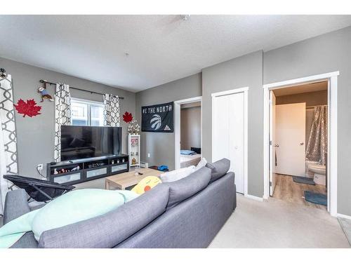 4113-4641 128 Avenue Ne, Calgary, AB - Indoor Photo Showing Living Room