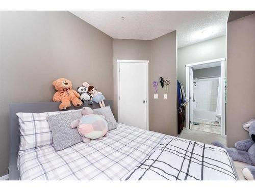 4113-4641 128 Avenue Ne, Calgary, AB - Indoor Photo Showing Bedroom