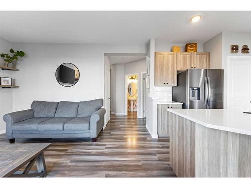 1064 Chinook Gate Heath Sw, Airdrie, AB - Indoor Photo Showing Living Room