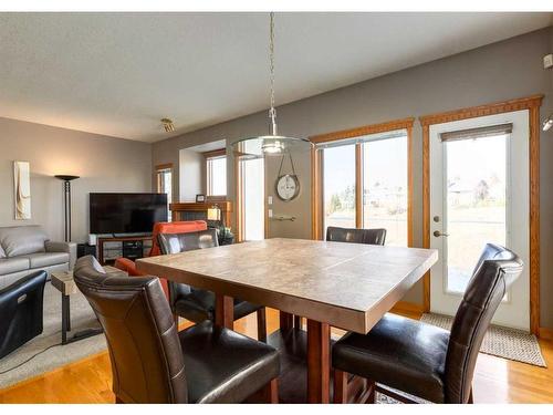 130 Scimitar Point Nw, Calgary, AB - Indoor Photo Showing Dining Room