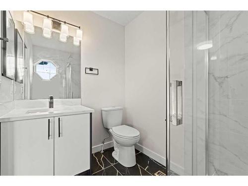 135 Mt Apex Crescent Se, Calgary, AB - Indoor Photo Showing Bathroom