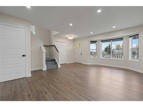 135 Mt Apex Crescent Se, Calgary, AB - Indoor