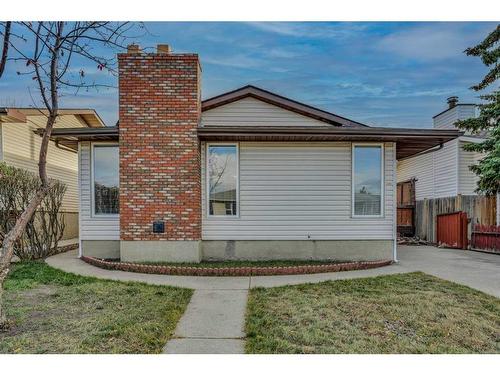 379 Whitman Place Ne, Calgary, AB - Outdoor