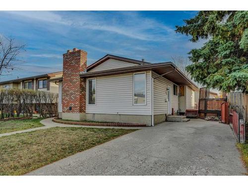 379 Whitman Place Ne, Calgary, AB - Outdoor