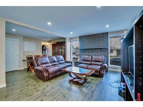 379 Whitman Place Ne, Calgary, AB - Indoor Photo Showing Living Room