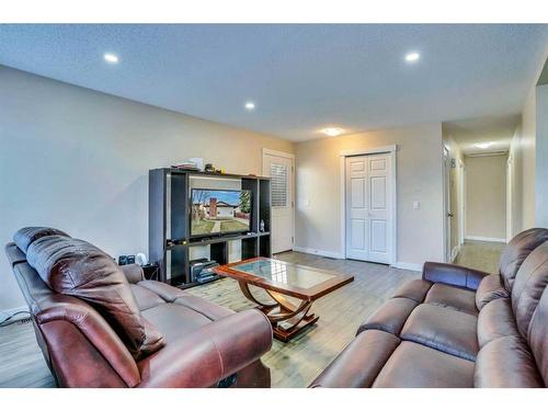 379 Whitman Place Ne, Calgary, AB - Indoor Photo Showing Living Room