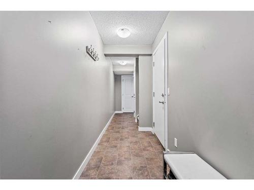 528 Sage Hill Grove Nw, Calgary, AB - Indoor Photo Showing Other Room