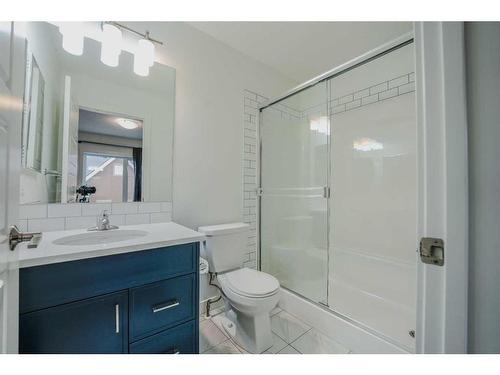 151 Livingston Common Ne, Calgary, AB - Indoor Photo Showing Bathroom