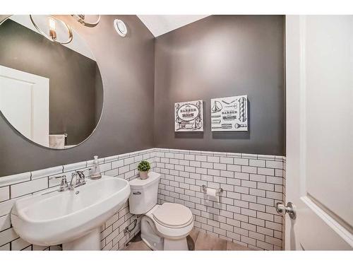 338 Kings Heights Drive Se, Airdrie, AB - Indoor Photo Showing Bathroom