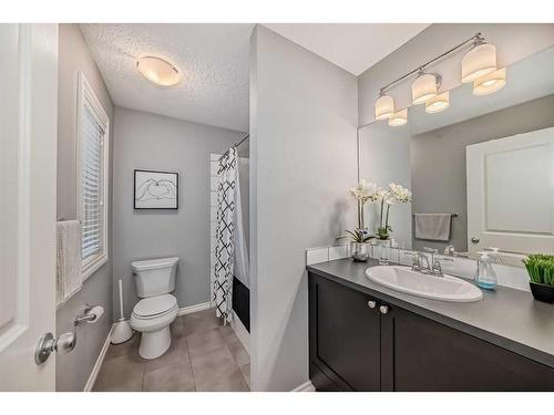 338 Kings Heights Drive Se, Airdrie, AB - Indoor Photo Showing Bathroom