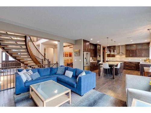 8 West Grove Bay Sw, Calgary, AB - Indoor Photo Showing Living Room