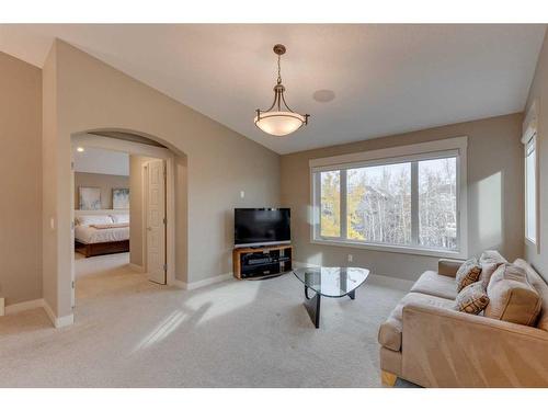 8 West Grove Bay Sw, Calgary, AB - Indoor Photo Showing Living Room