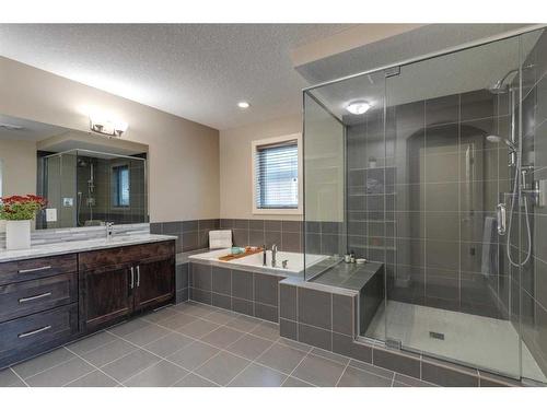 8 West Grove Bay Sw, Calgary, AB - Indoor Photo Showing Bathroom