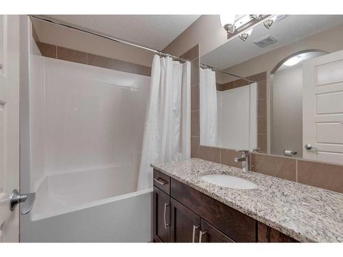 8 West Grove Bay Sw, Calgary, AB - Indoor Photo Showing Bathroom