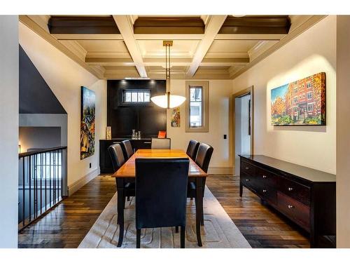 140 35 Street Nw, Calgary, AB - Indoor Photo Showing Dining Room