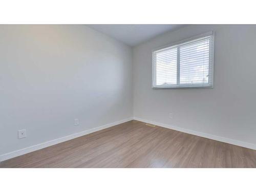 84 Templevale Way Ne, Calgary, AB - Indoor Photo Showing Other Room