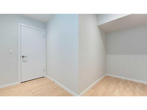 84 Templevale Way Ne, Calgary, AB - Indoor Photo Showing Other Room