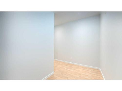 84 Templevale Way Ne, Calgary, AB - Indoor Photo Showing Other Room