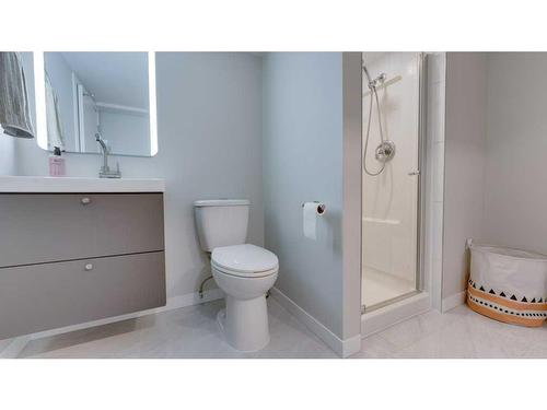 84 Templevale Way Ne, Calgary, AB - Indoor Photo Showing Bathroom