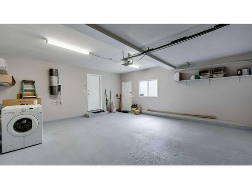 84 Templevale Way Ne, Calgary, AB - Indoor Photo Showing Laundry Room