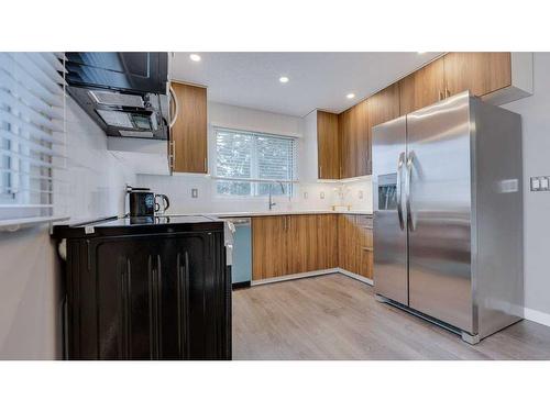 84 Templevale Way Ne, Calgary, AB - Indoor Photo Showing Kitchen