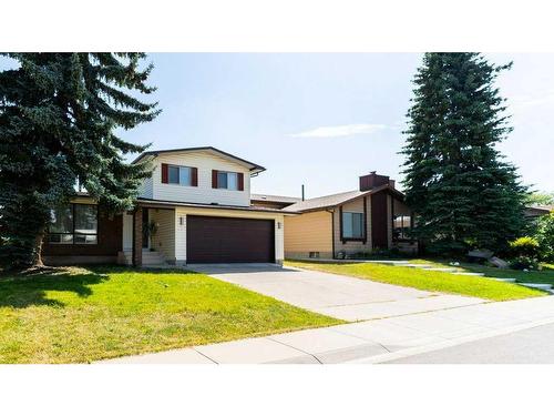 84 Templevale Way Ne, Calgary, AB - Outdoor With Facade