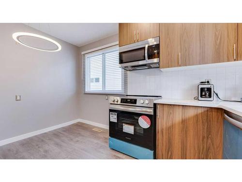 84 Templevale Way Ne, Calgary, AB - Indoor Photo Showing Kitchen