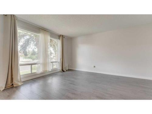 84 Templevale Way Ne, Calgary, AB - Indoor Photo Showing Other Room