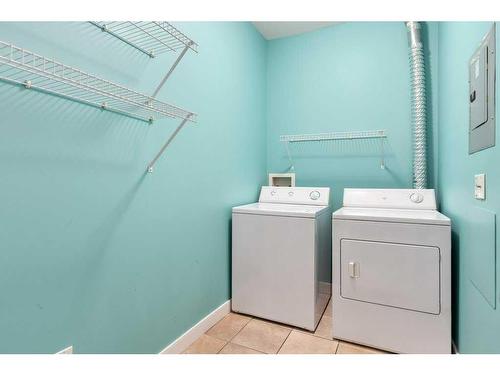 204-1828 14 Street Sw, Calgary, AB - Indoor Photo Showing Laundry Room